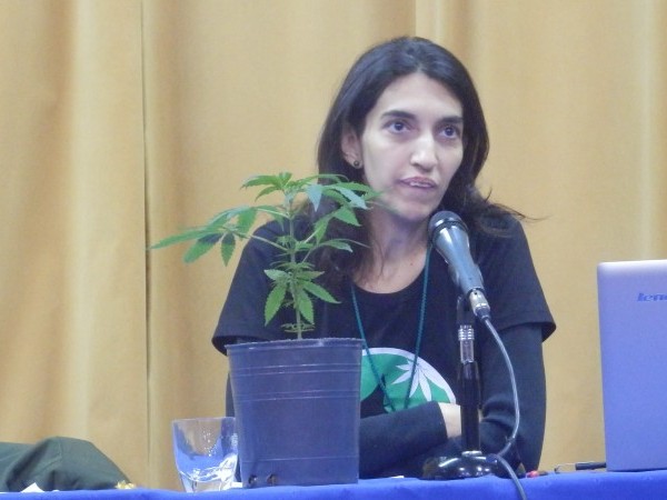 NOTA CON VALERIA SALECH