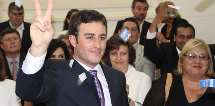 NOTA CON HERNÁN RELINQUEO