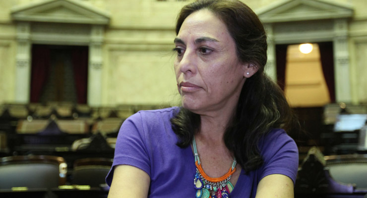 NOTA CON CARLA CARRIZO