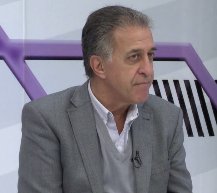 NOTA CON NÉSTOR PITROLA