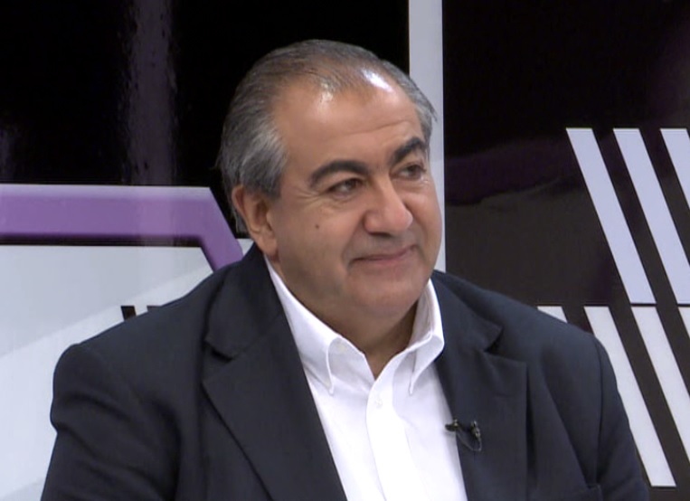 NOTA CON HÉCTOR DAER