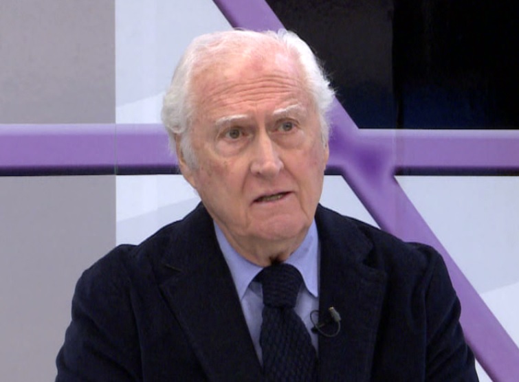 NOTA CON PINO SOLANAS