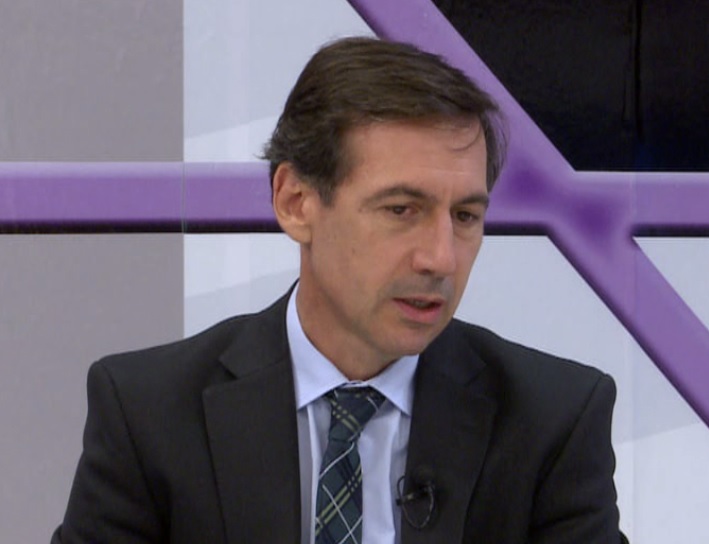 NOTA CON LUIS NAIDENOFF