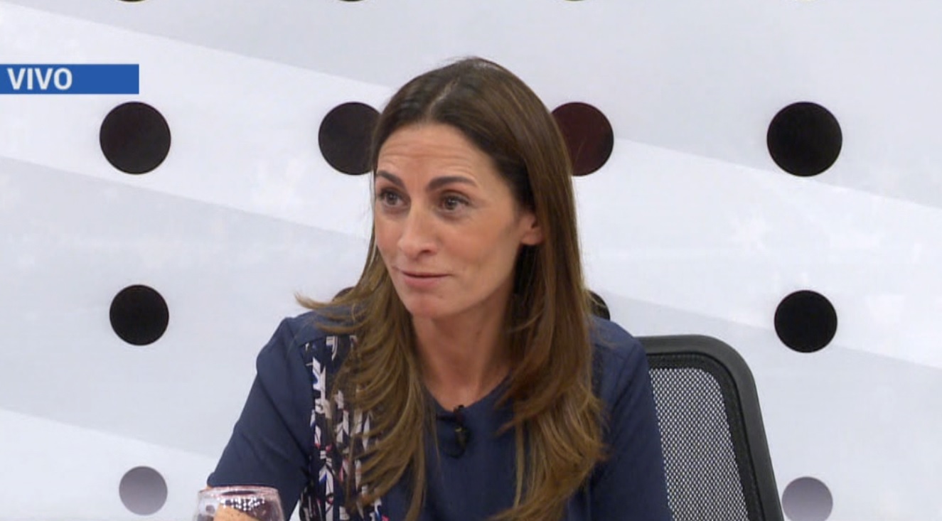 NOTA CON CARLA PITIOT