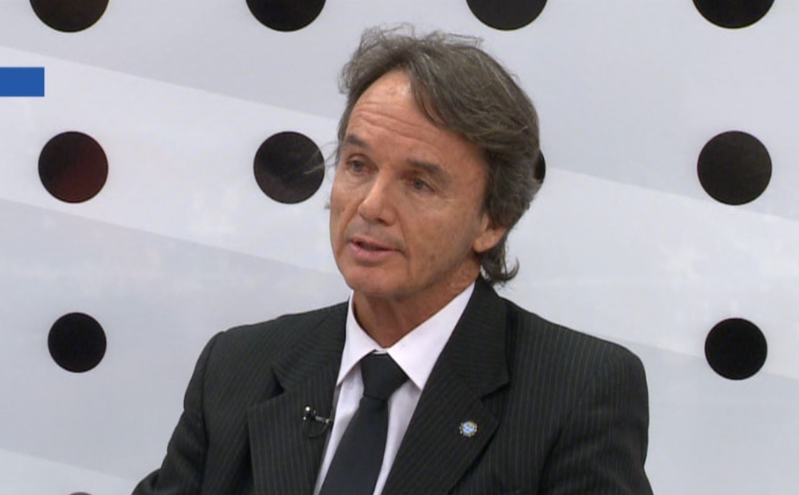 NOTA CON ESTEBAN TRIES