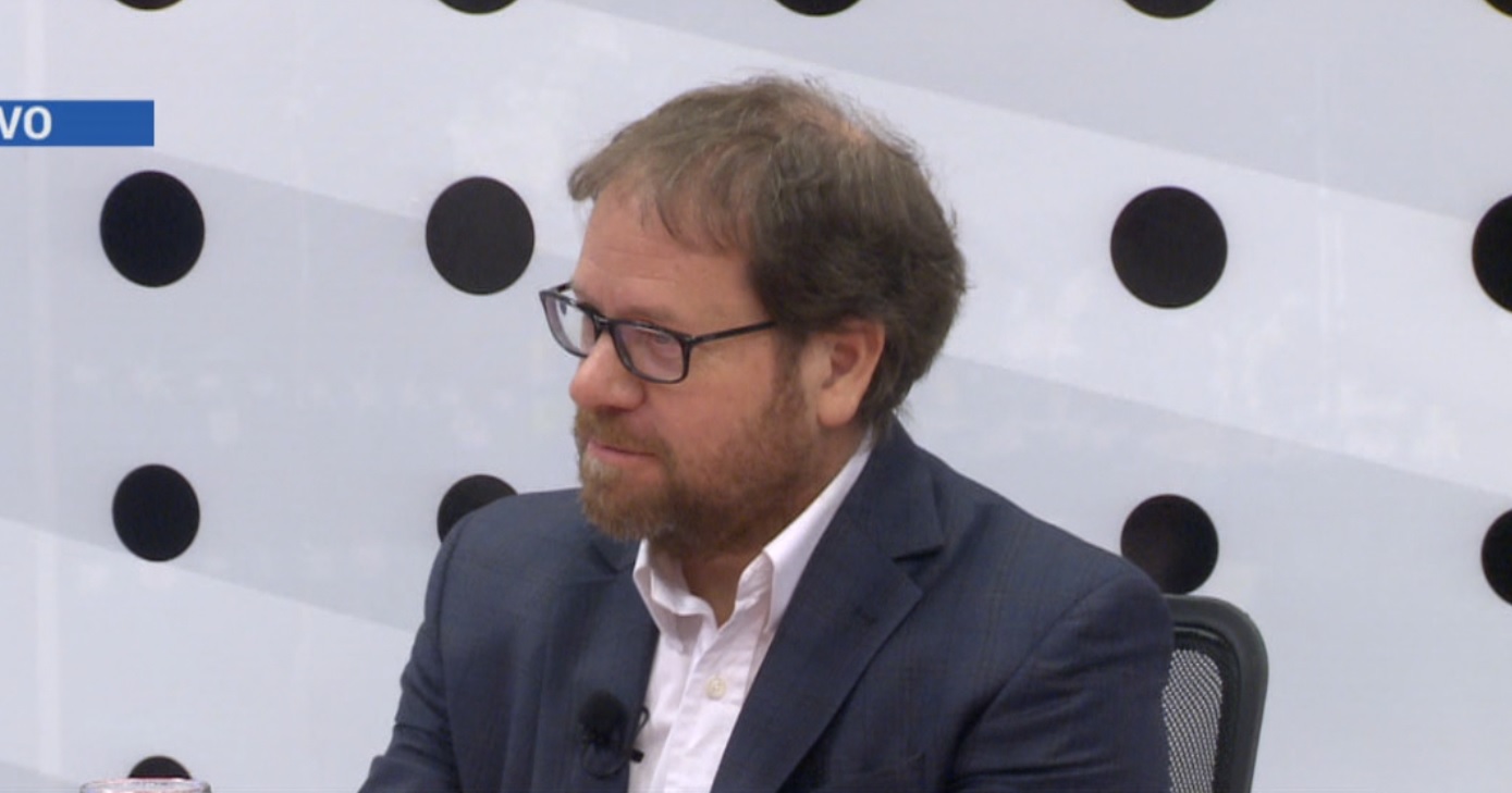 NOTA CON CARLOS BURGUEÑO