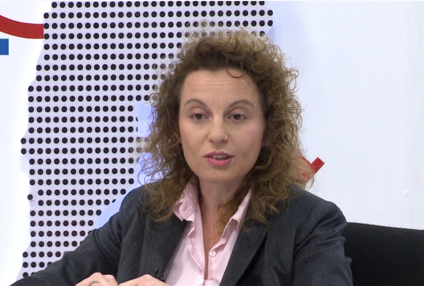 NOTA CON MAIA VOLCOVINSKY