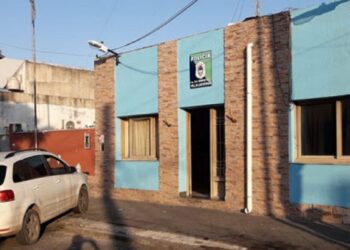 Le robaron, la policía no iba y fue a hacer un escándalo a la comisaría