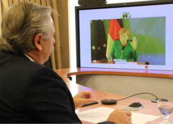 El Presidente sumó el apoyo de Merkel para las negociaciones con el FMI y el Club de París