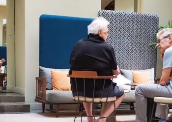 Ginés González García y Hugo Sigman se reunieron en Madrid en medio de la polémica por las vacunas