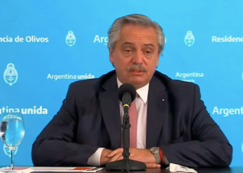 El Gobierno acelera la campaña con actos y fotos de alto impacto