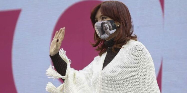 La vicepresidenta cargó con dureza contra la oposición