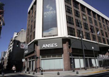 El Gobierno anuncia la jubilación anticipada: los cambios y a quiénes alcanza