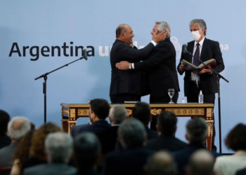 Con nuevo gabinete, Alberto Fernández anunciará aperturas a las restricciones e incentivos económicos