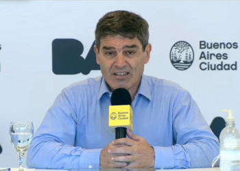 Fernán Quirós le puso fecha al comienzo de vacunación con terceras dosis en la Ciudad