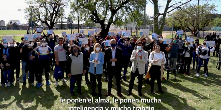 El ministro de Desarrollo Territorial y Hábitat, Jorge Ferraresi, confirmó que más de 20.000 familias de todo el país están construyendo sus nuevas viviendas gracias a los créditos a tasa cero que se otorgaron con el programa federal Casa Propia