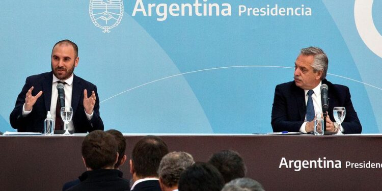 Alberto Fernández escenifica el respaldo a Guzmán y da los primeros indicios sobre el plan económico que prometió