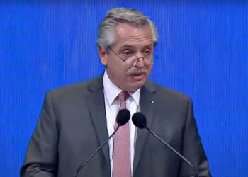 En plena tensión con la Corte, Alberto Fernández llamó a modificar su número de integrantes