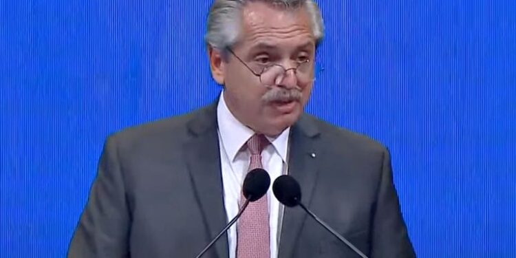 En plena tensión con la Corte, Alberto Fernández llamó a modificar su número de integrantes