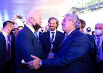 Cafiero llegó a Washington para aceitar la relación con el gobierno de Biden en medio de la negociación con el FMI