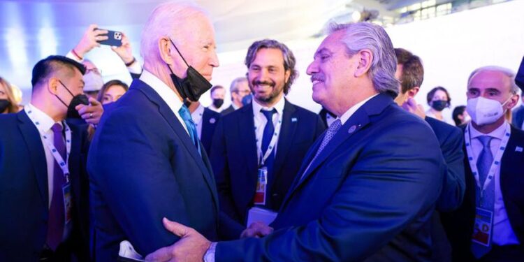 Cafiero llegó a Washington para aceitar la relación con el gobierno de Biden en medio de la negociación con el FMI