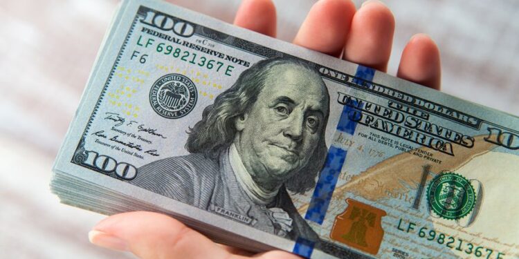 Cupo de US$200: quiénes pueden a partir de hoy comprar el dólar más barato del mercado