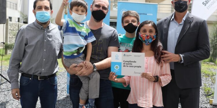 Nueva entrega de créditos y viviendas en las provincias de Buenos Aires y Santa Fe