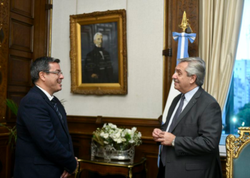 Martínez, el reemplazante de Máximo K, dijo que trabajará para lograr la aprobación del acuerdo con el FMI