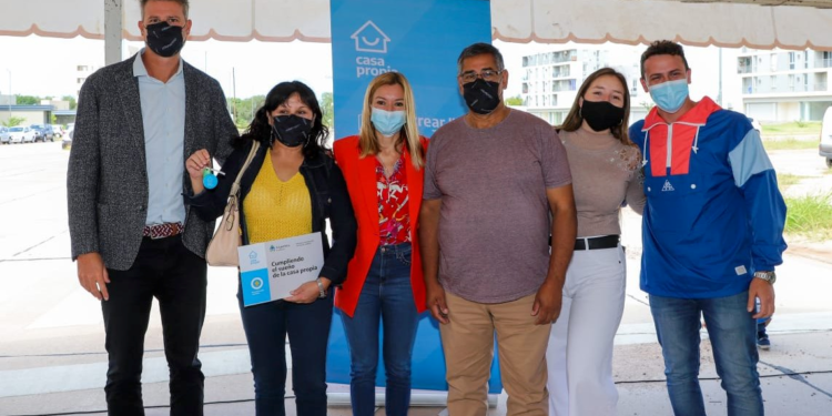 El Ministerio de Desarrollo Territorial y Hábitat entregó viviendas y créditos en Córdoba