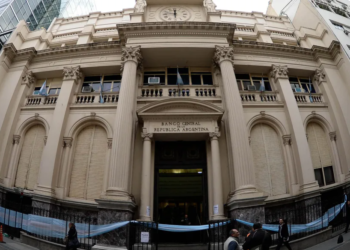 Llegó el dinero del FMI: el país le canceló un pago de deuda y las reservas totales crecieron en US$6300 millones