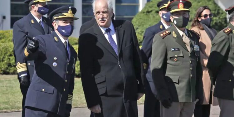 Giro sorpresivo: el Gobierno invirtió en las Fuerzas Armadas más que en cualquier otro sector