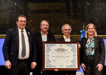 Diputados: Se entregó la Mención de Honor «Dr. Juan Bautista Alberdi» a «Jairo»