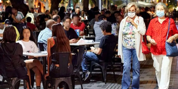 Covid-19: el Ministerio de Salud eliminó la recomendación de distanciamiento social obligatorio