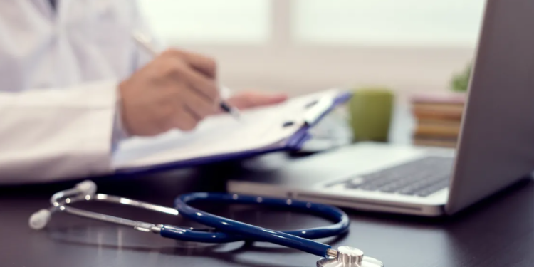 En el sistema de salud vuelven a advertir por el aumento de costos