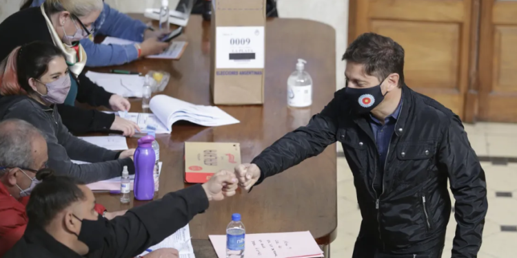 El desdoblamiento electoral en Buenos Aires se estanca y oficialistas y opositores especulan sobre su conveniencia