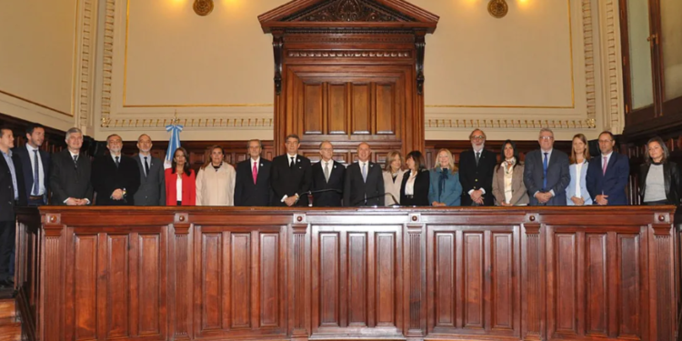 Con todos sus miembros, el Consejo de la Magistratura busca quebrar el bloqueo