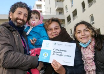 Nueva entrega de viviendas en Estación Sáenz y Estación Buenos Aires