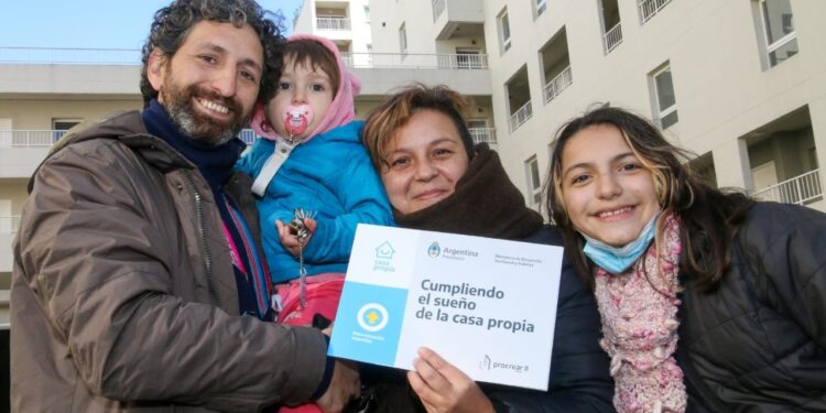 Nueva entrega de viviendas en Estación Sáenz y Estación Buenos Aires