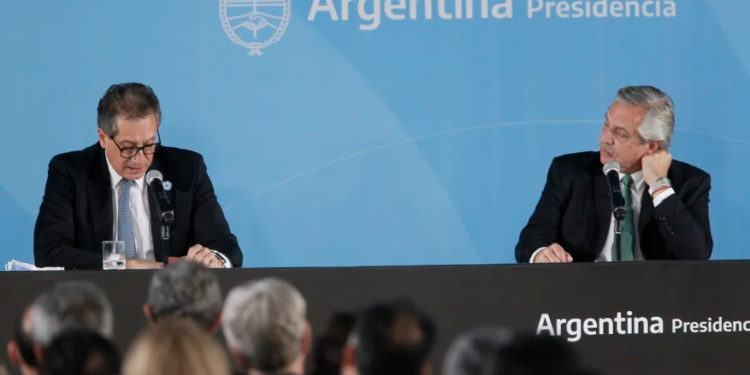 Nuevas medidas oficiales: el BCRA buscará que las empresas se financien con dólares propios