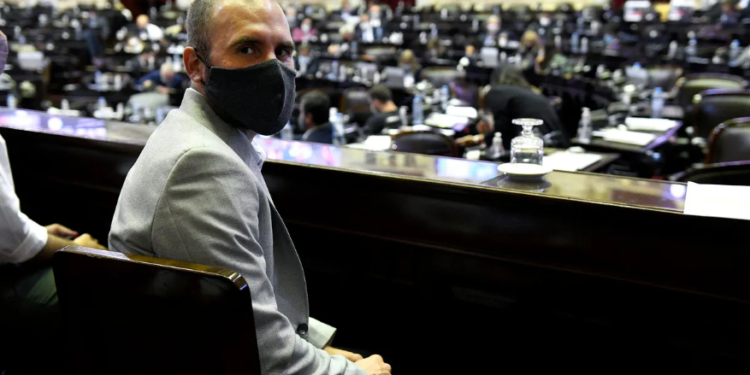 Más presión sobre Martín Guzmán: oficialistas y opositores buscan subir a $70.000 millones los subsidios al transporte del interior