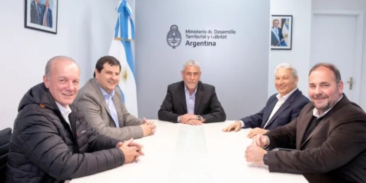 Ferraresi se reunió con el Comité Ejecutivo del Consejo Nacional de la Vivienda