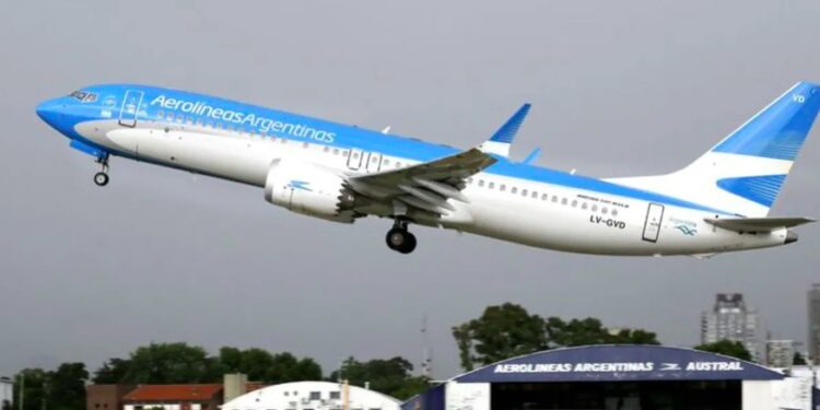 Las empresas públicas eluden el ajuste, reciben más plata y ya gastan $2400 millones por día