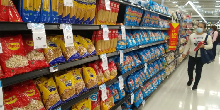 Consumo: cayó un 6,2% la venta de alimentos y bebidas en comercios minoristas