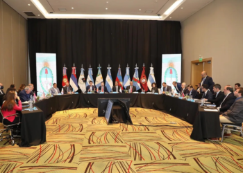 Los gobernadores peronistas resisten recortes y presionan para incidir en el presupuesto de 2023