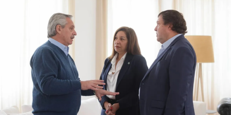 En medio del conflicto mapuche y con operativo reforzado, Alberto Fernández viaja a Río Negro