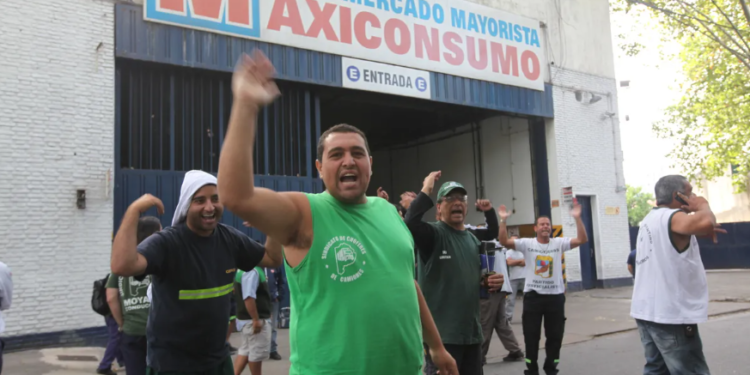 Bloqueos, amenazas y extorsión: hubo más de 40 denuncias penales contra sindicatos entre 2021 y 2022