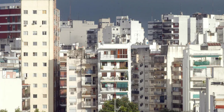 Personal doméstico, tarifas y expensas: los aumentos que se vienen en noviembre