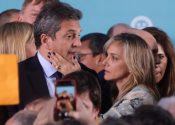 Sergio Massa autorizó por decreto el déficit de AySA, la empresa que preside su esposa, Malena Galmarini