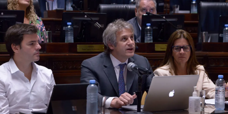 En la Legislatura de la Ciudad: el Frente de Todos se retiró del recinto tras ser acusado de no defender la educación pública