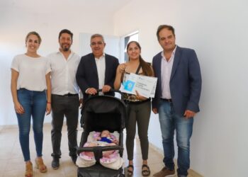 Maggiotti y Jalil entregaron 237 viviendas en la capital de Catamarca